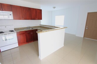 909 SW 15th Ave in Miami, FL - Building Photo - Building Photo