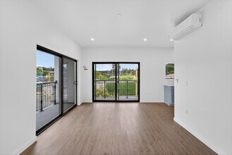 201-215 River St in Santa Cruz, CA - Foto de edificio - Building Photo