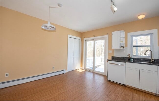 58 Hollis St in Groton, MA - Building Photo - Building Photo