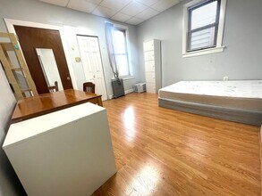 812 Pavonia Ave, Unit #B in Jersey City, NJ - Building Photo - Building Photo