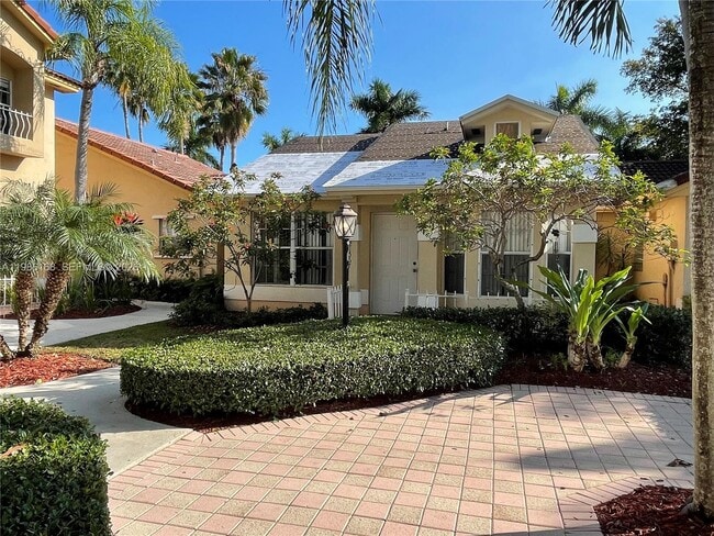 21567 SW 87th Ct in Cutler Bay, FL - Building Photo - Building Photo