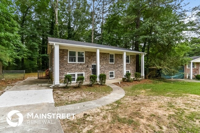 2882 Green Trail Dr in College Park, GA - Foto de edificio - Building Photo