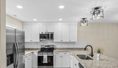 206 Beacon Ave in Morganton, NC - Building Photo - Building Photo