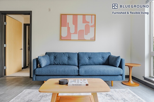 15522 NE 22 Pl in Bellevue, WA - Foto de edificio - Building Photo