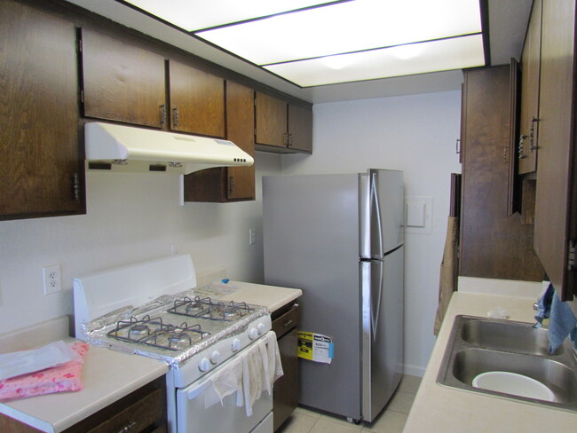 16720 Cedarwood Cir in Cerritos, CA - Building Photo - Building Photo