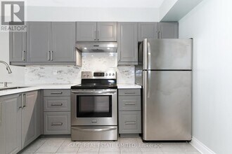 24 Wellesley St W in Toronto, ON - Building Photo - Building Photo