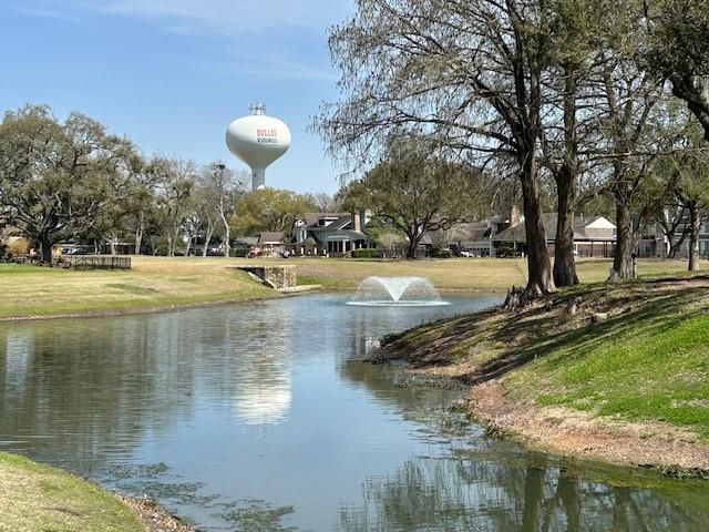 8 Tiffany Square in Sugar Land, TX - Building Photo