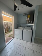 7401 NW 76th Ct, Unit 7401 in Tamarac, FL - Building Photo - Building Photo