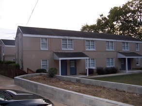 Wareingwoood Apartments in Montgomery, AL - Building Photo - Building Photo