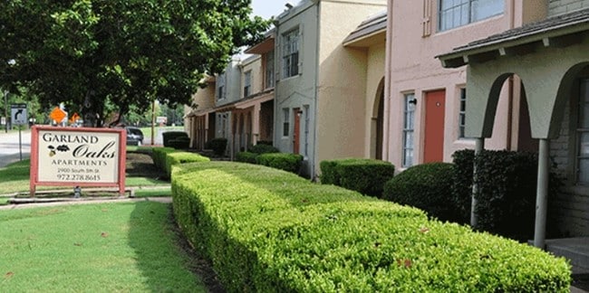Garland Oaks Apartments in Garland, TX - Foto de edificio - Building Photo