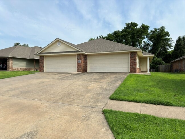 2115 Plum Creek Ln in Alma, AR - Building Photo - Building Photo