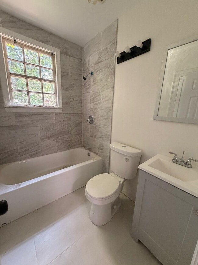 122 Oak Forest Dr in Montgomery, AL - Building Photo - Building Photo