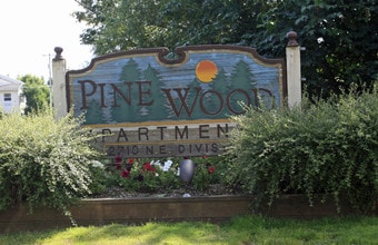 PineWood Commons in Gresham, OR - Foto de edificio - Building Photo