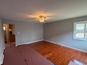 170 E Northwest Hwy in Des Plaines, IL - Building Photo - Building Photo