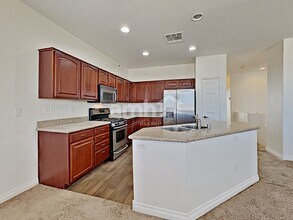 4740 Sweeping Glen St in Las Vegas, NV - Building Photo - Building Photo