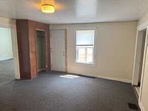 812 Chippewa St in Eau Claire, WI - Foto de edificio - Building Photo