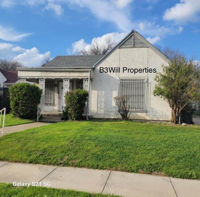 809 E Robert St in Fort Worth, TX - Building Photo - Building Photo