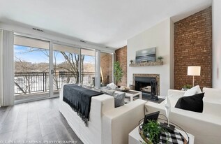 6018 ELake Dr, Unit Unit 3D in Lisle, IL - Building Photo