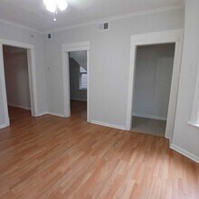 2026 N Kedvale Ave in Chicago, IL - Building Photo - Building Photo