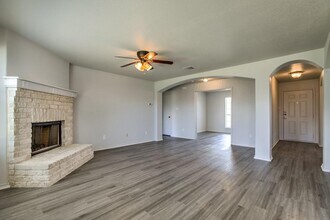 1108 Blewett Dr in Hutto, TX - Building Photo - Building Photo