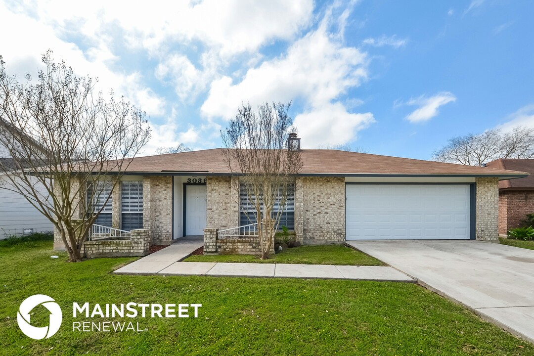 3039 Lake Grande St in San Antonio, TX - Building Photo