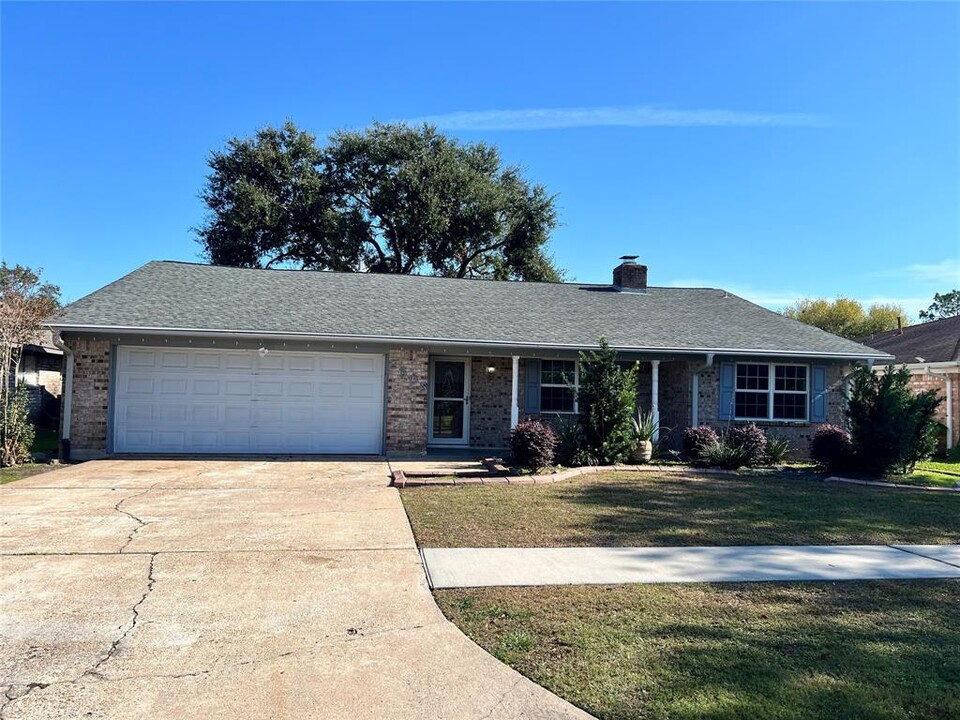 2505 Lufkin Ln in Deer Park, TX - Building Photo