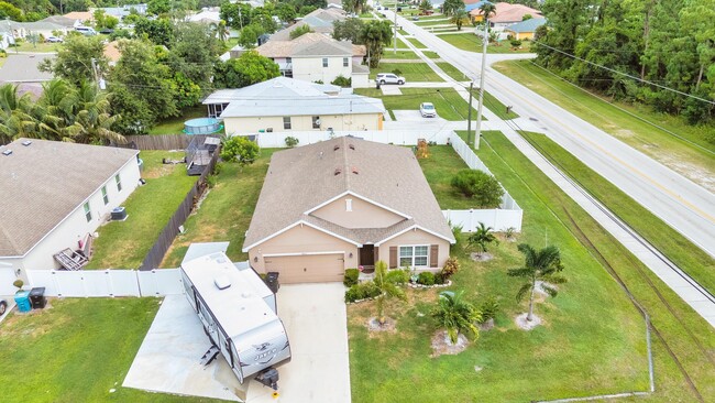 1401 SW Bargello Ave in Port St. Lucie, FL - Building Photo - Building Photo