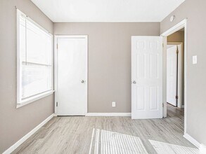 215 Midlothian Rd in St. Louis, MO - Building Photo - Building Photo
