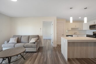 7 Manhattan Dr in Fredericton, NB - Building Photo - Building Photo