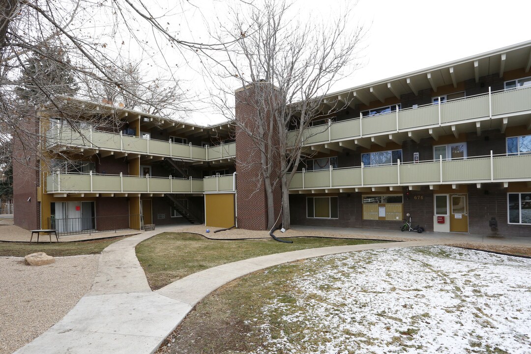 Pinewood Apartments in Boulder, CO - Building Photo