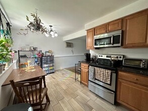 40 A Melrose Ave in East Northport, NY - Building Photo - Building Photo