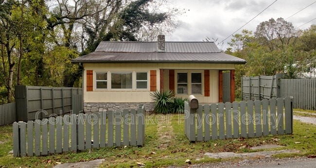 65 Nason St in Rossville, GA - Building Photo - Building Photo