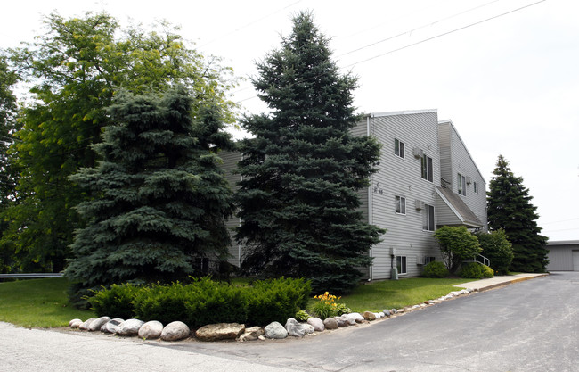 Hamilton Square Apartments in Dowagiac, MI - Building Photo - Building Photo