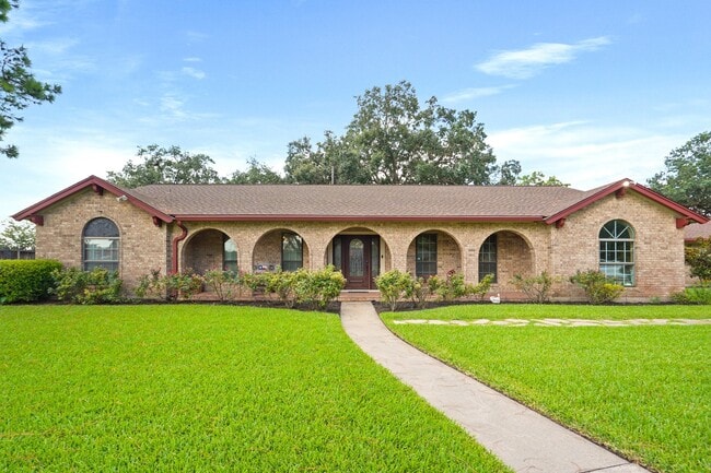 property at 5003 Mockingbird Ln