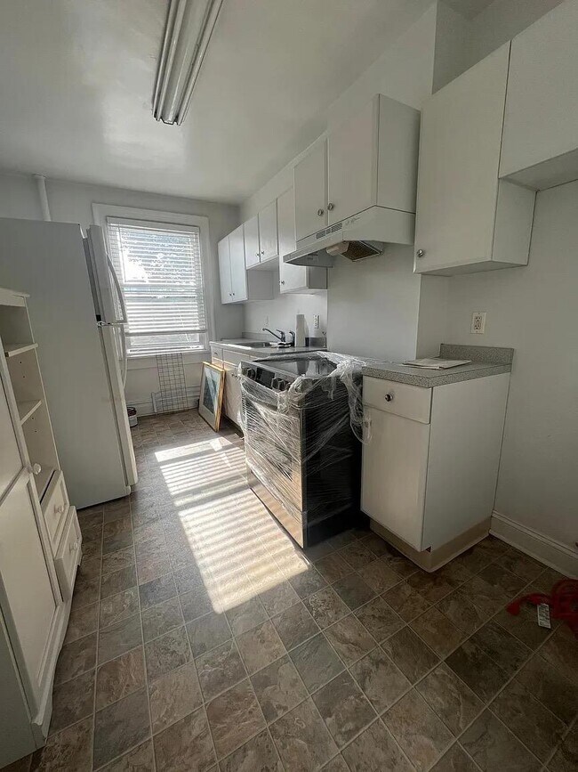 22 Stephenson Blvd in New Rochelle, NY - Building Photo - Building Photo