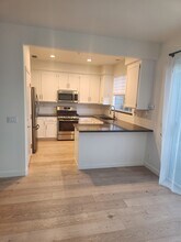 2064 Easton Dr in Petaluma, CA - Building Photo - Building Photo