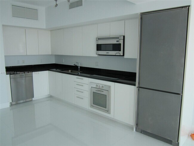 92 SW 3rd St, Unit 4809 in Miami, FL - Building Photo - Building Photo