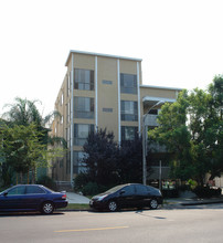 484 S Roxbury Dr in Beverly Hills, CA - Building Photo - Building Photo