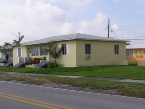 Flamingo Gardens in Miami, FL - Building Photo - Building Photo