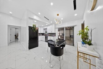 849 Camellia Dr in Royal Palm Beach, FL - Building Photo - Building Photo