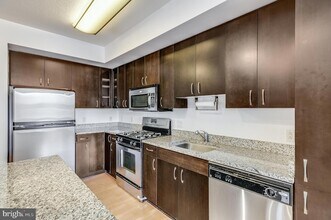 440 L St NW, Unit 913 in Washington, DC - Building Photo - Building Photo