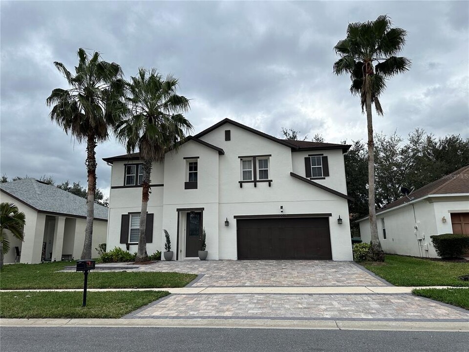 10018 Chorlton Cir in Orlando, FL - Building Photo