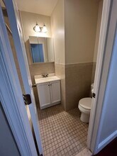 2135 S 5th St, Unit 2nd Fl in Philadelphia, PA - Foto de edificio - Building Photo