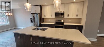 88 Clapperton St in Barrie, ON - Building Photo - Building Photo