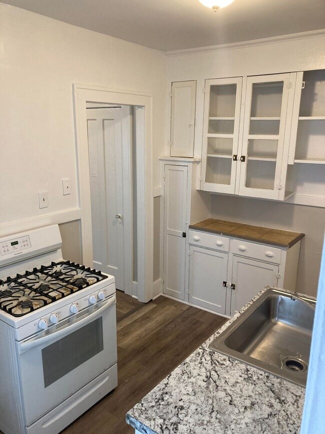 property at 450 Meigs St