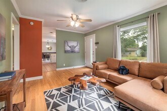 1511 Fairfield Dr in Austin, TX - Building Photo - Building Photo