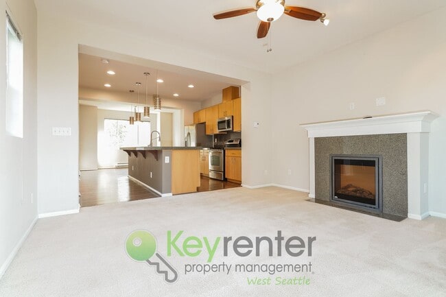 2800 SW Bataan St in Seattle, WA - Building Photo - Building Photo