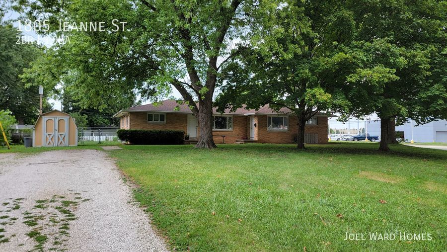 1805 Jeanne St in Champaign, IL - Building Photo