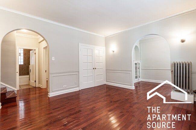 544 W Surf St, Unit G in Chicago, IL - Foto de edificio - Building Photo