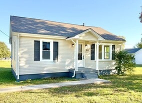 211 Sanderson Dr in Hopkinsville, KY - Building Photo